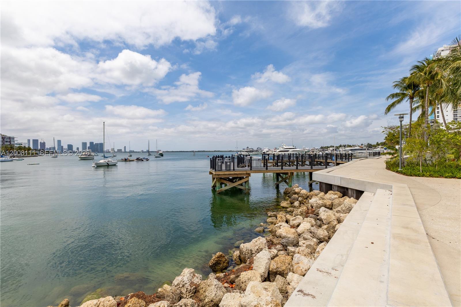 SUNSET HARBOUR SOUTH COND - Residential