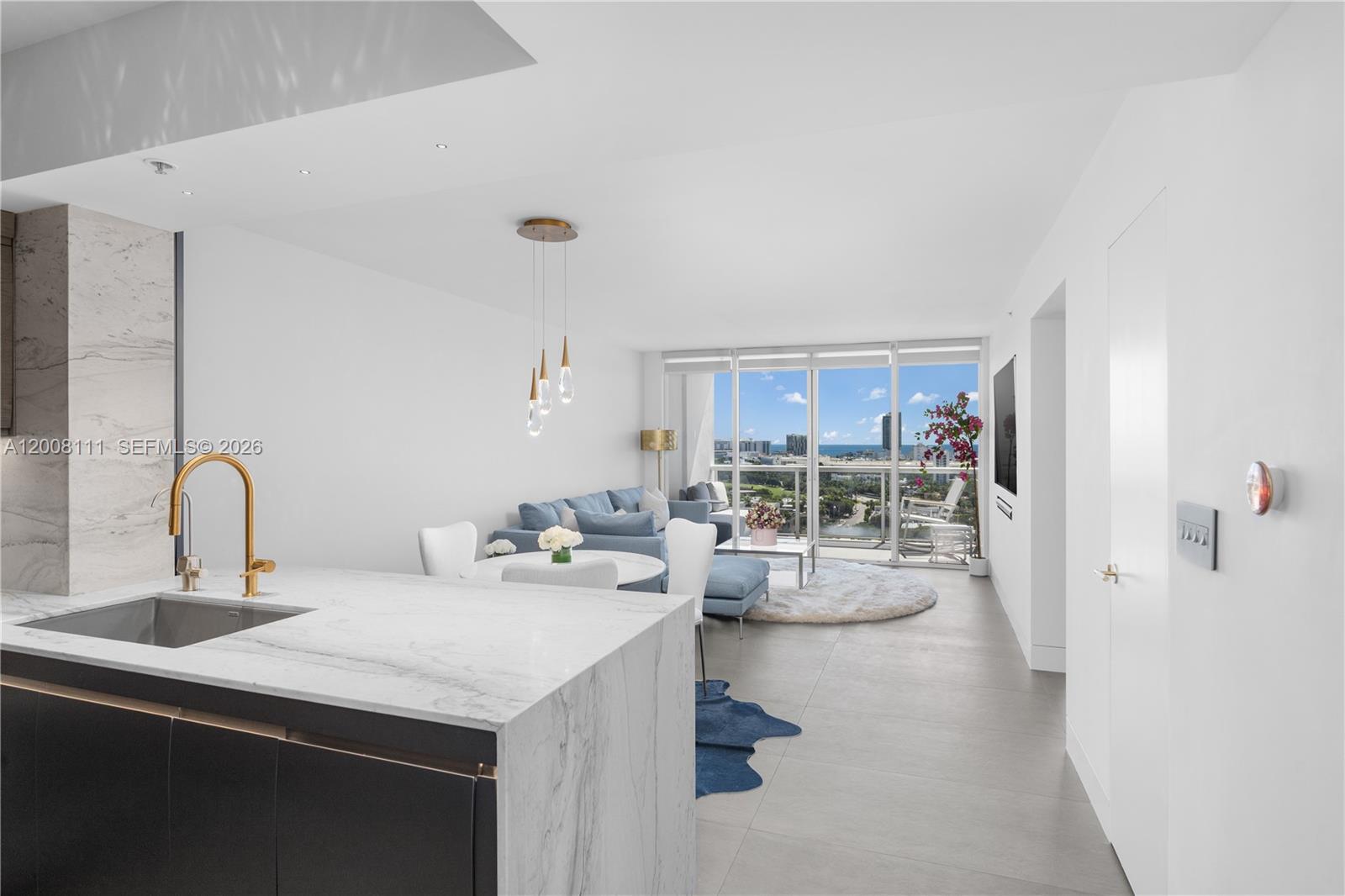 SUNSET HARBOUR SOUTH COND - Residential