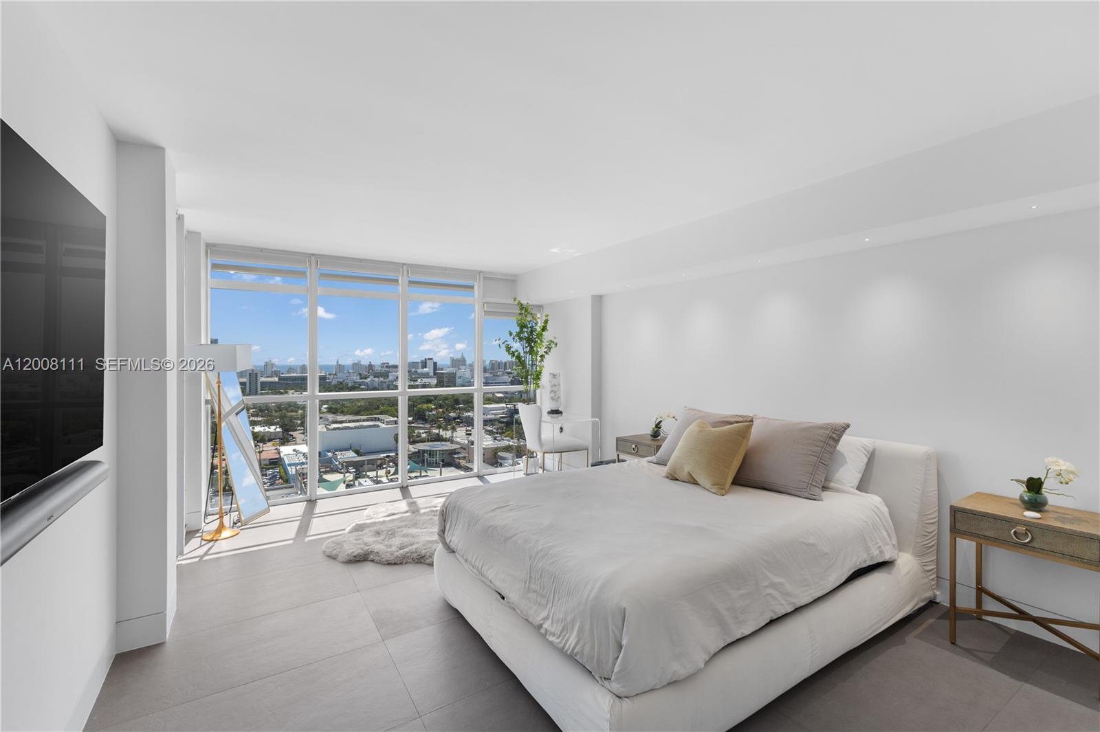 SUNSET HARBOUR SOUTH COND - Residential