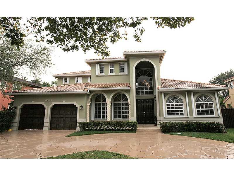 GREAT LOCATION, BIG HOUSE 4 BEDROOMS 3 BATHS , MASTER BEDROOM FIRST FLOOR WITH BIG BATHROOM, HIGH CEILING, ALL TILE , FAMILY ROOM, BIG KITCHEN, EAT IN THE KITCHEN , BREAKFAST COUNTER, CUSTOM DRAPES, CUSTOM WINDOWS PLANTATION SHUTTERS, ALL TILE, FRENCH DO ORS, ACCES TO THE POOL FROM DINIG ROOM, FAMILY ROOM AND MASTER BEDROOM, CIRCLE DRIVE WAY, GARAGE HAS BEEN CONVERTED TO A BIG PLAY ROOM, LOFT IS USED AS AN OFFICE YOUR BUYER WILL BE FEELING IN LOVE WITH THIS HOUSE