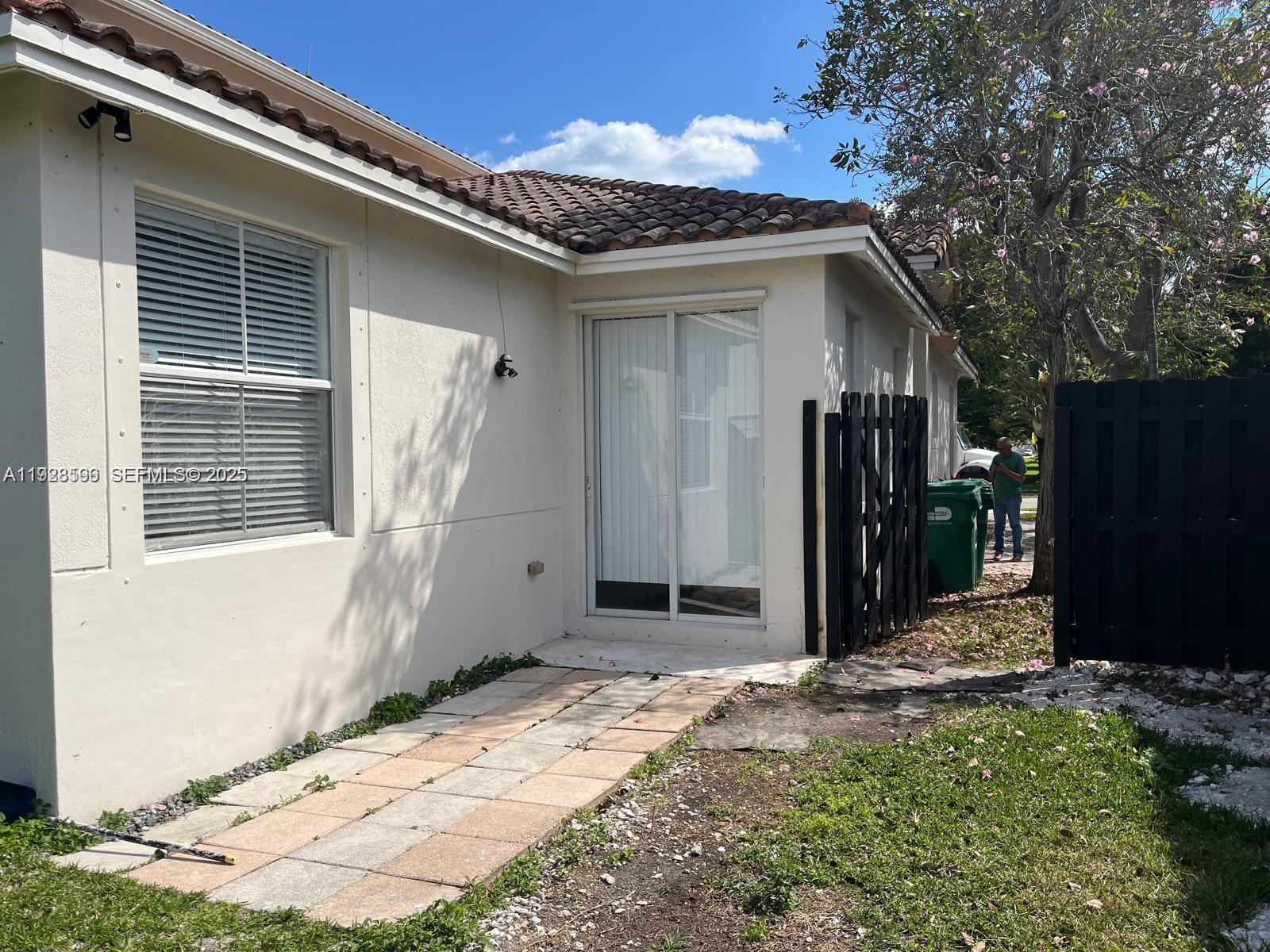 VILLAS DEL CAMPO SUB - Residential Lease