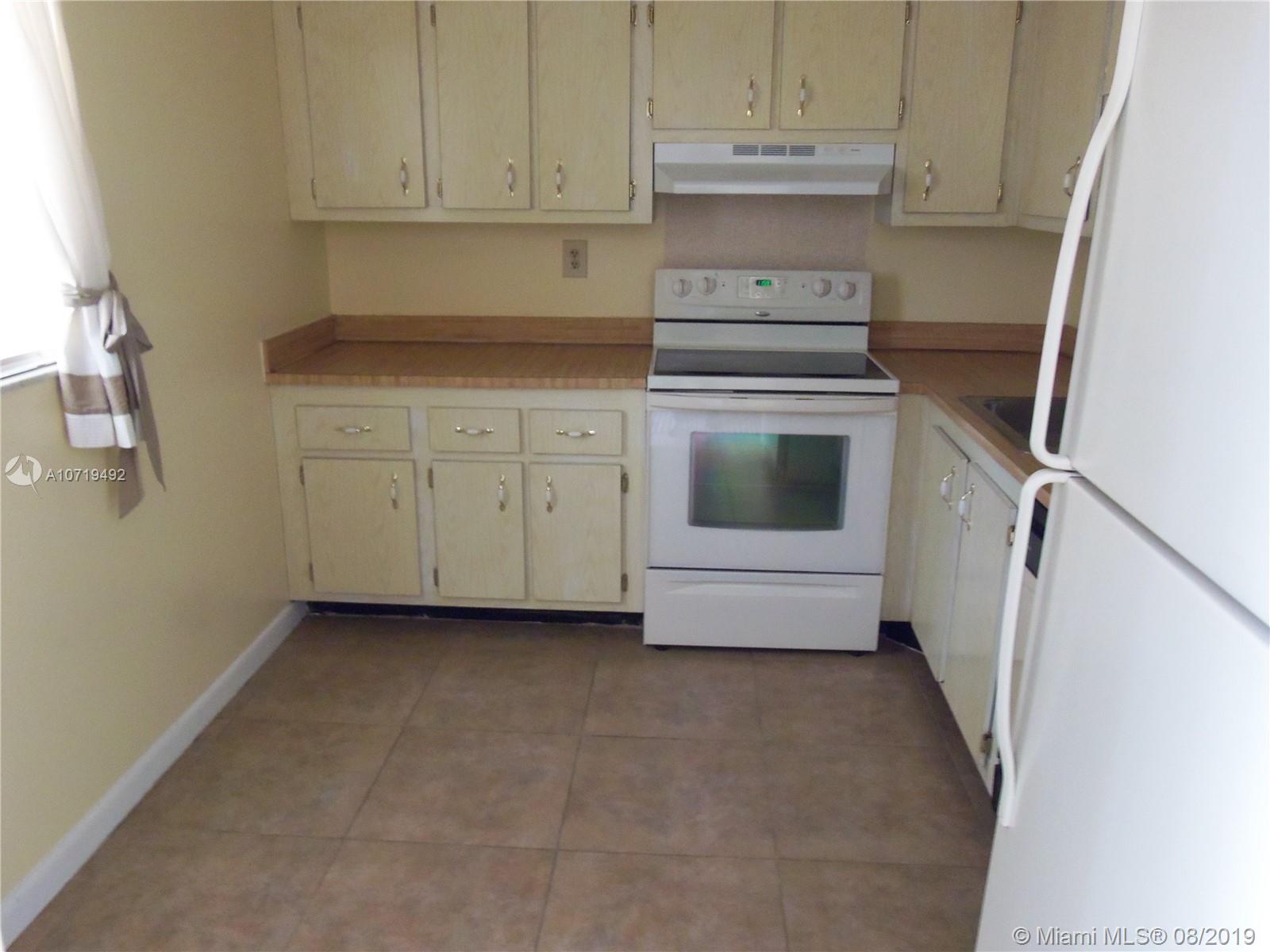 COURTYARDS OF BROWARD CON - Residential Lease