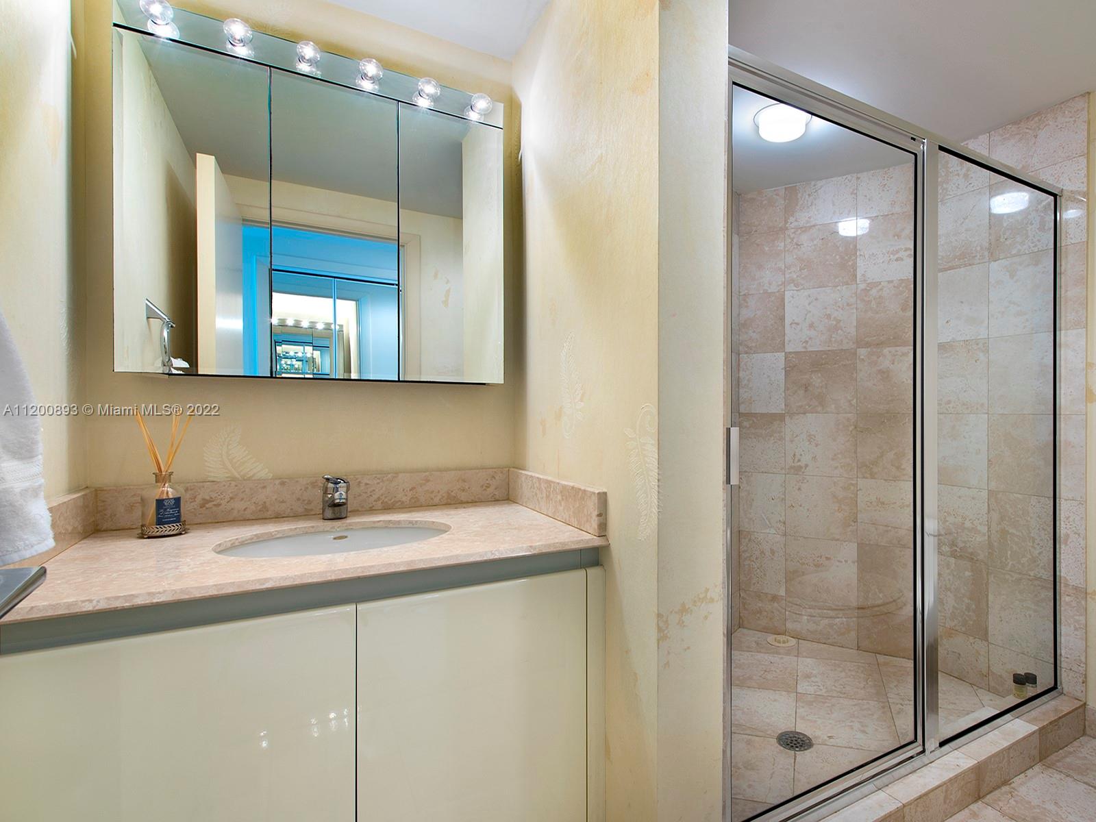 IL VILLAGGIO ON SOUTH BEA - Residential