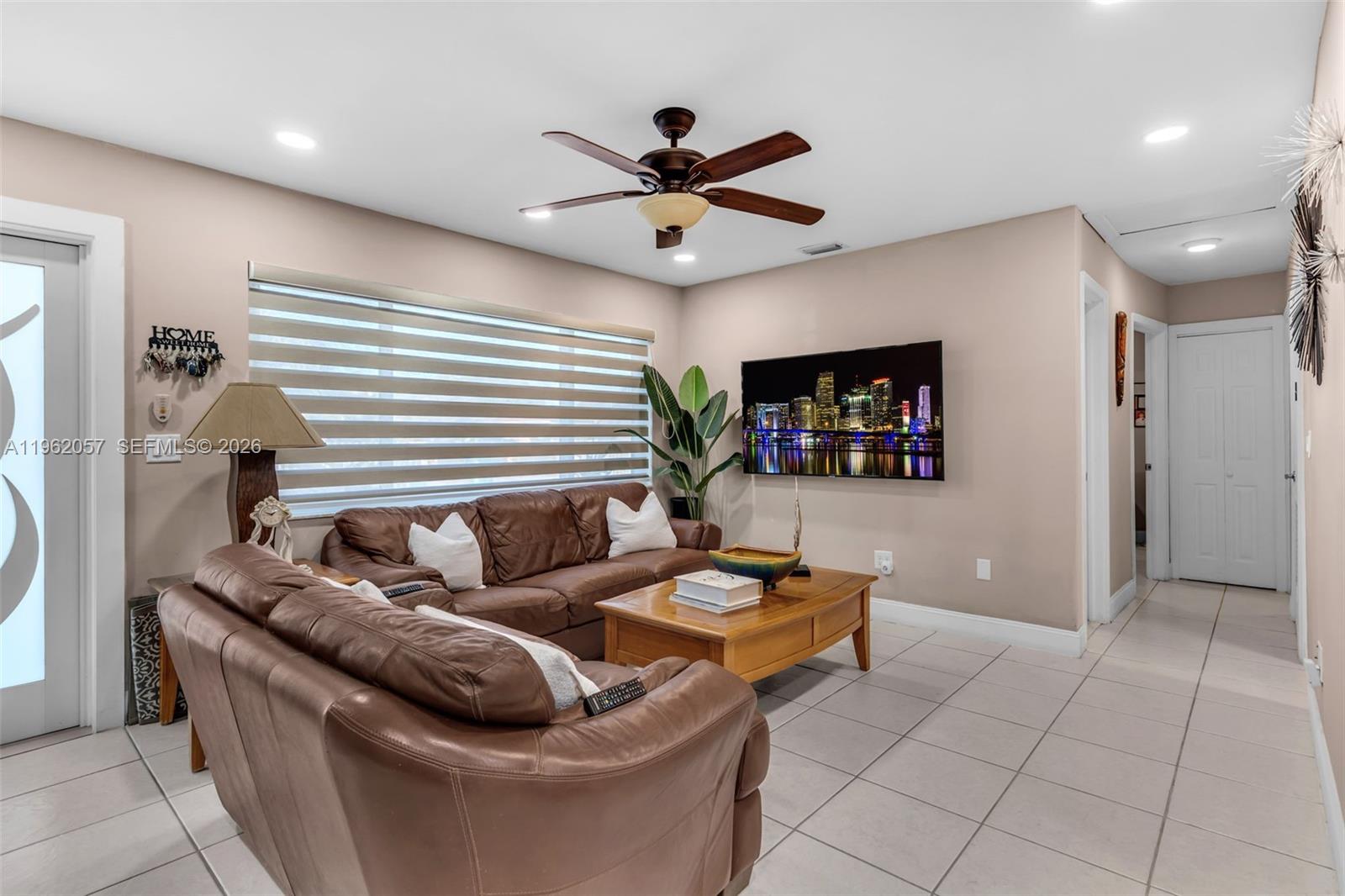 LEE BELL HOMES - Residential