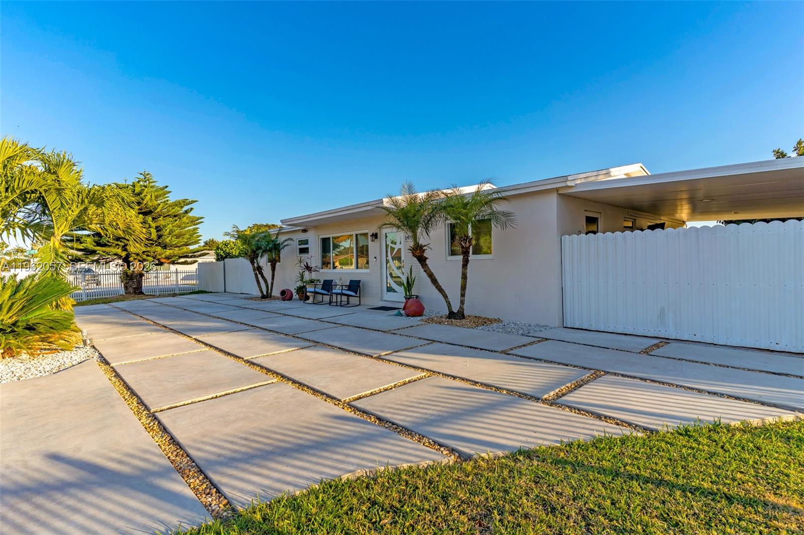 LEE BELL HOMES - Residential