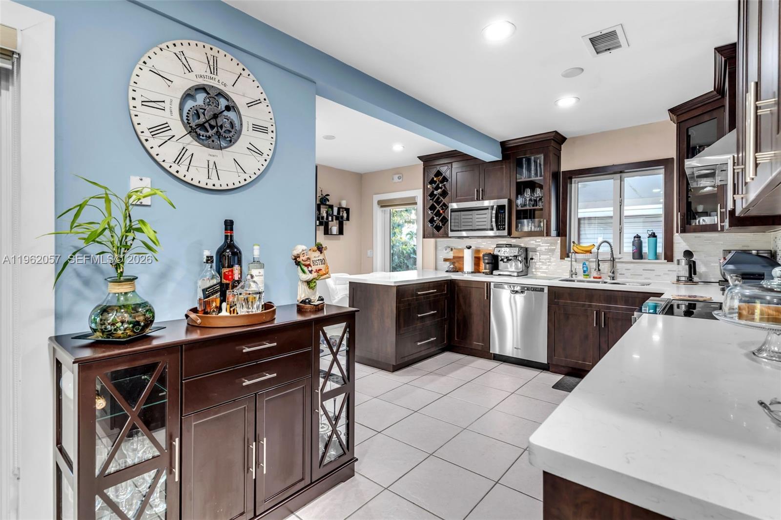 LEE BELL HOMES - Residential