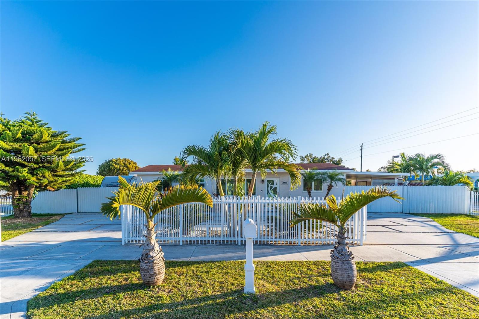 LEE BELL HOMES - Residential