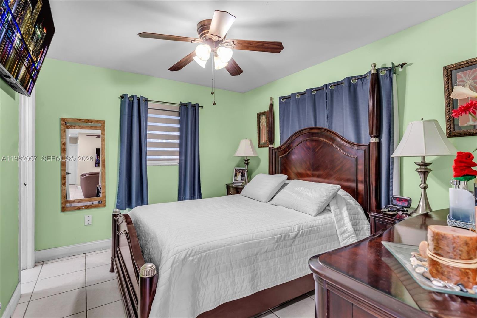 LEE BELL HOMES - Residential