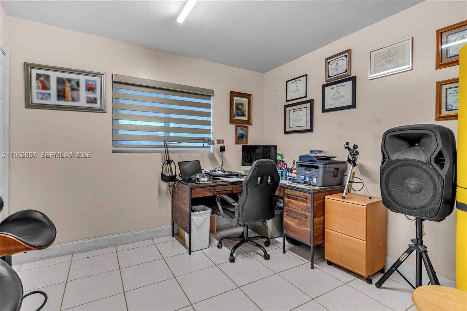 LEE BELL HOMES - Residential