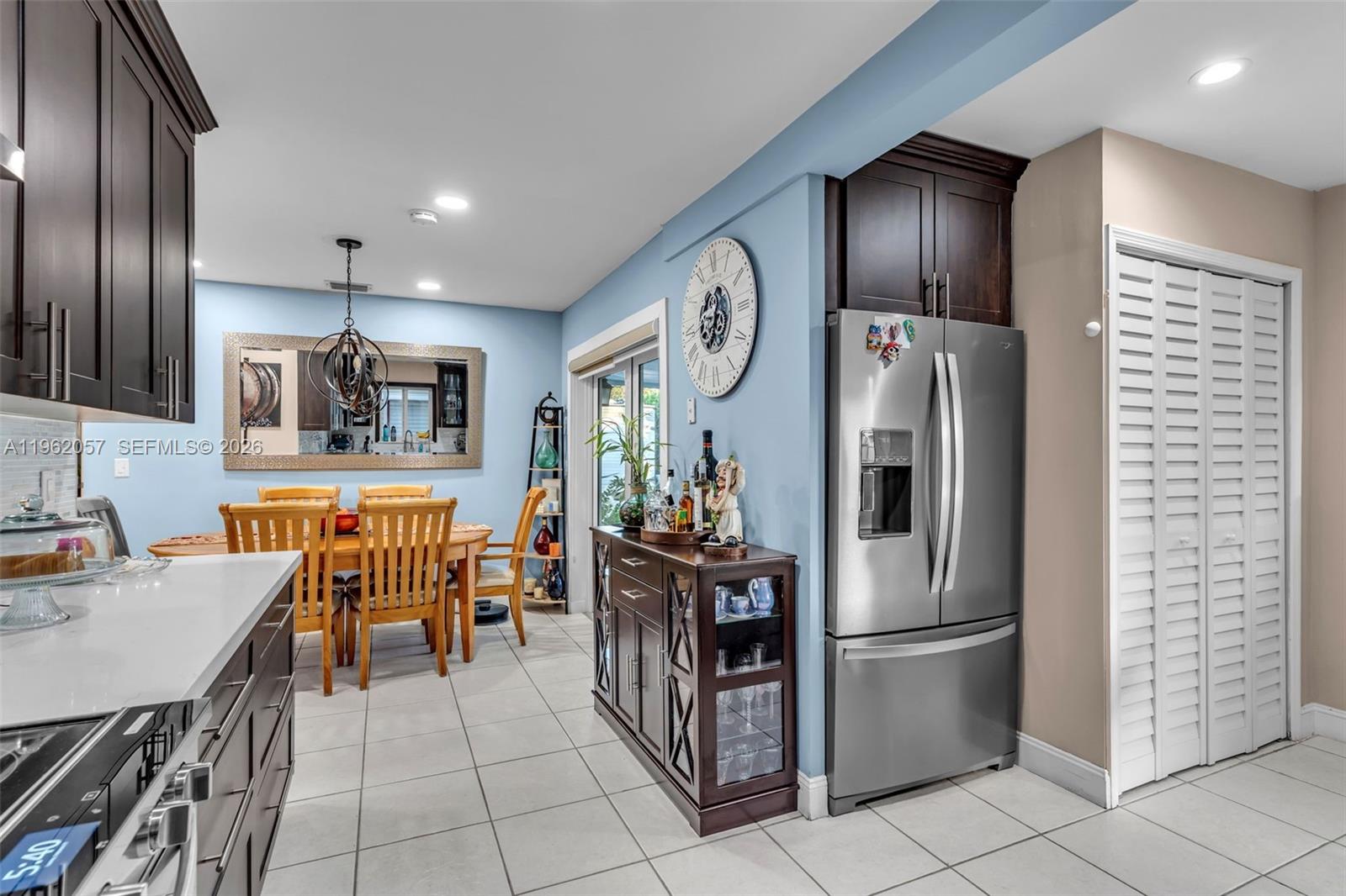 LEE BELL HOMES - Residential