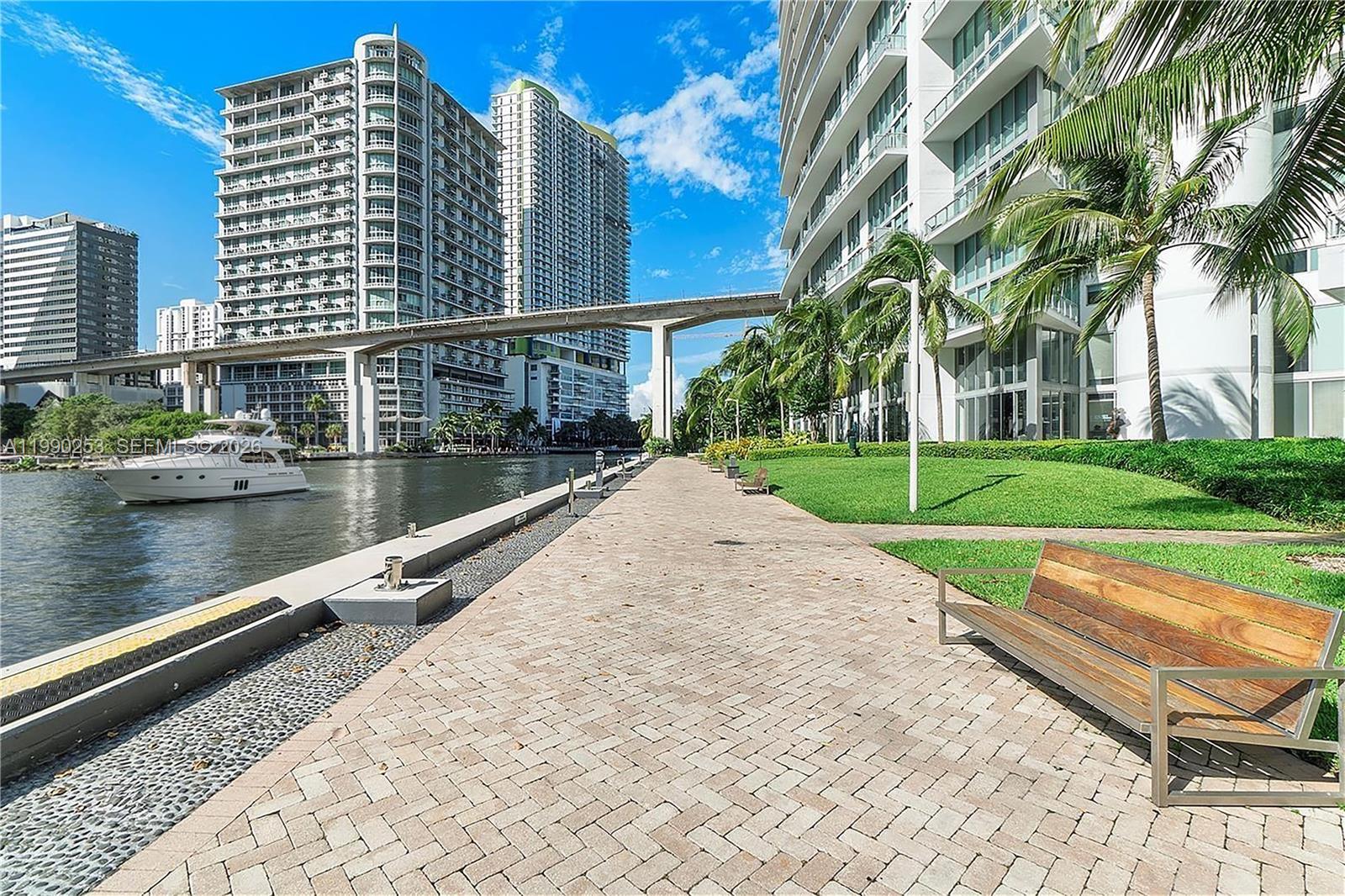 MINT CONDO - Residential