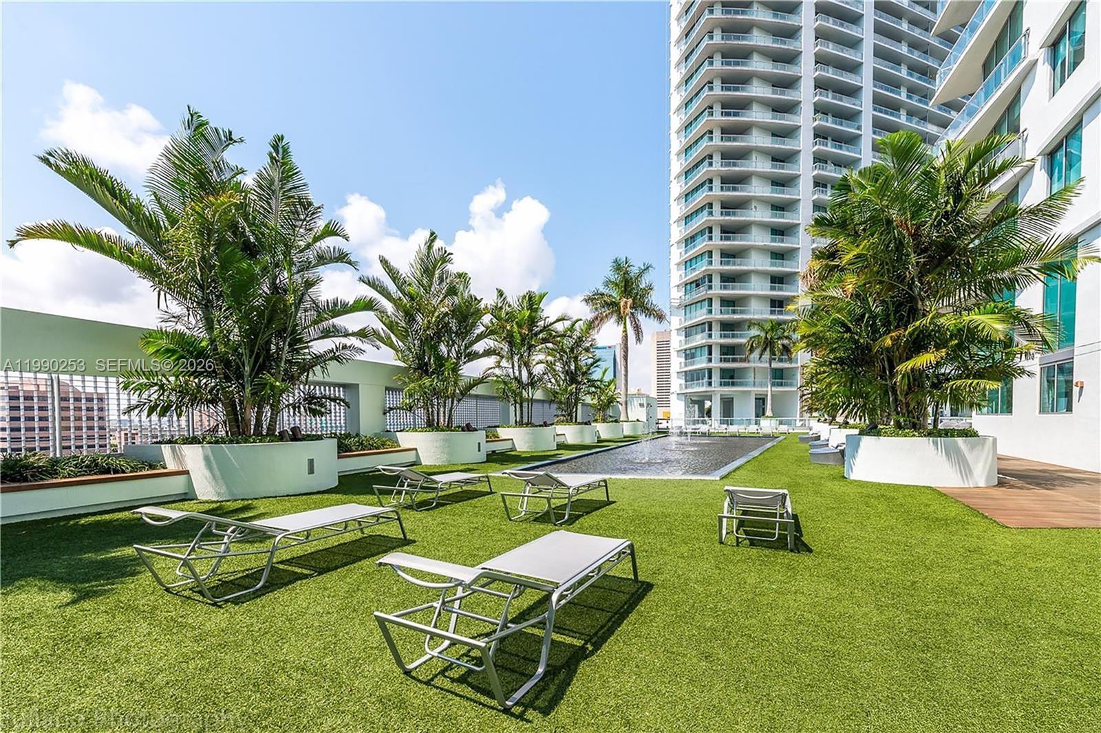 MINT CONDO - Residential