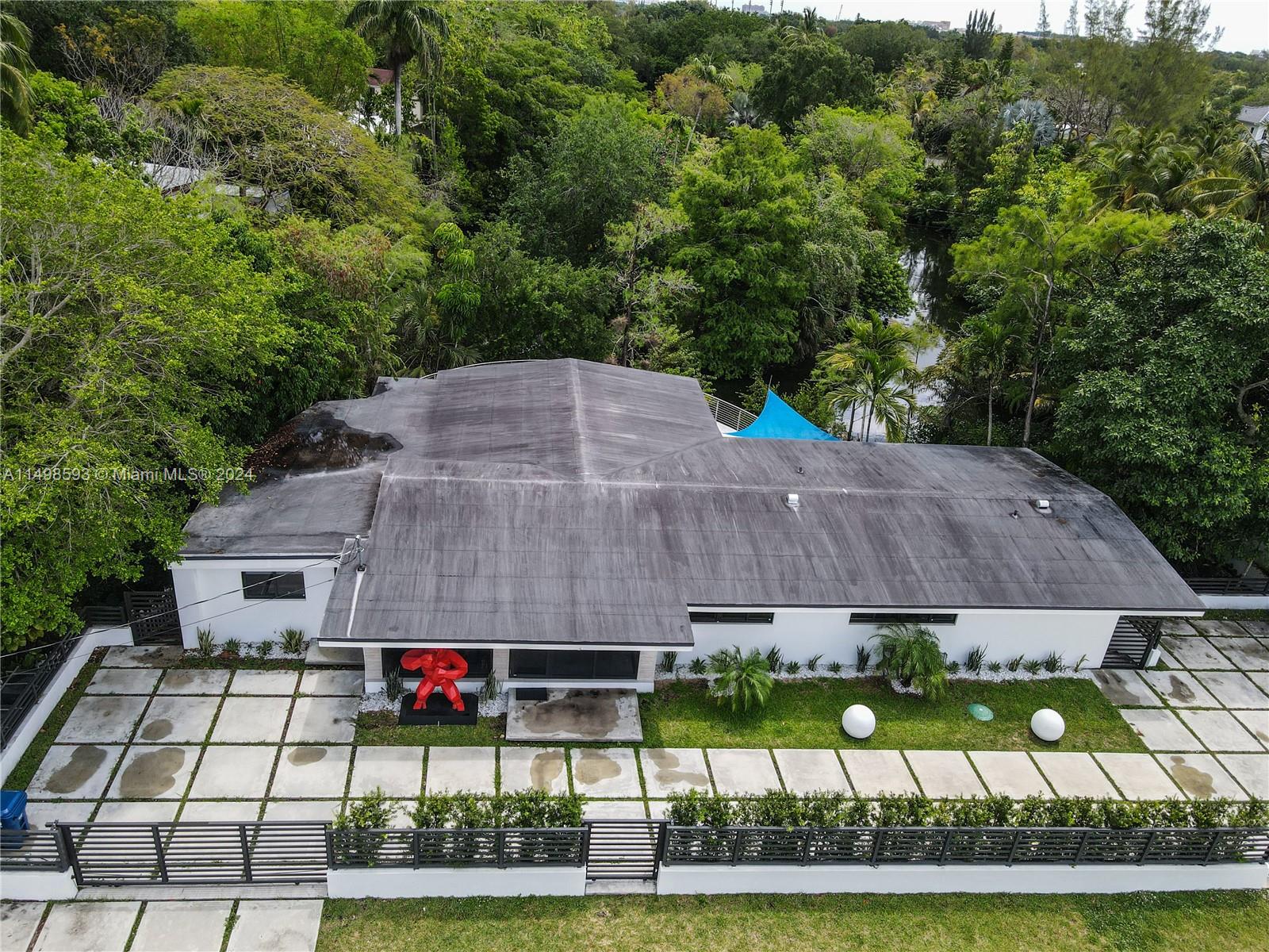 View Miami, FL 33143 house