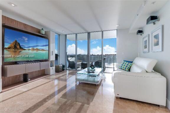 PELORO CONDO - Residential Lease