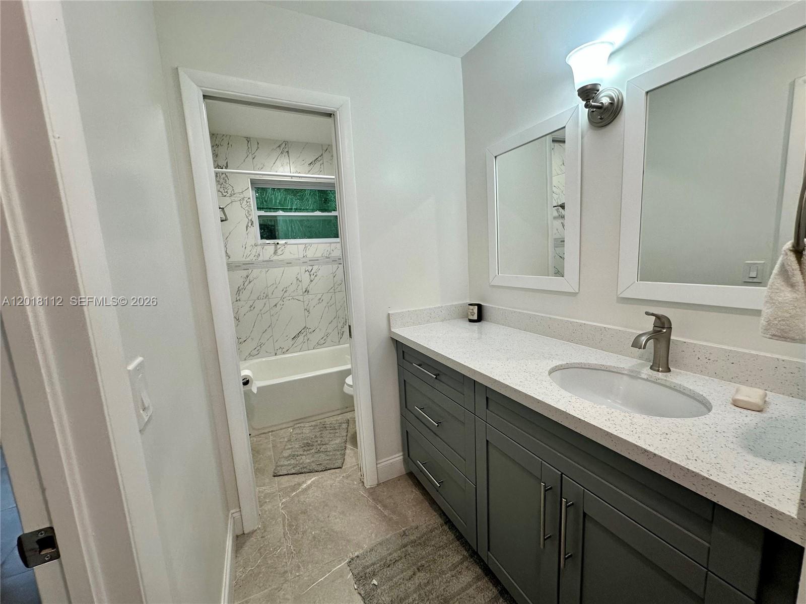 1975 NE 135th St 3N