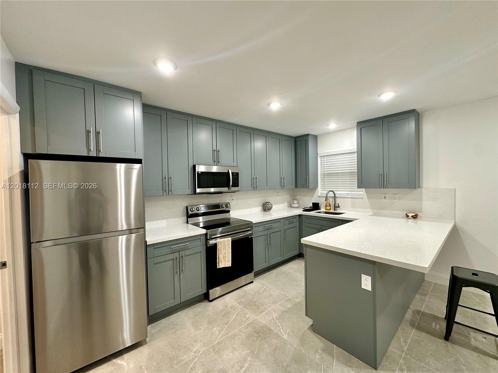 1975 NE 135th St 3N
