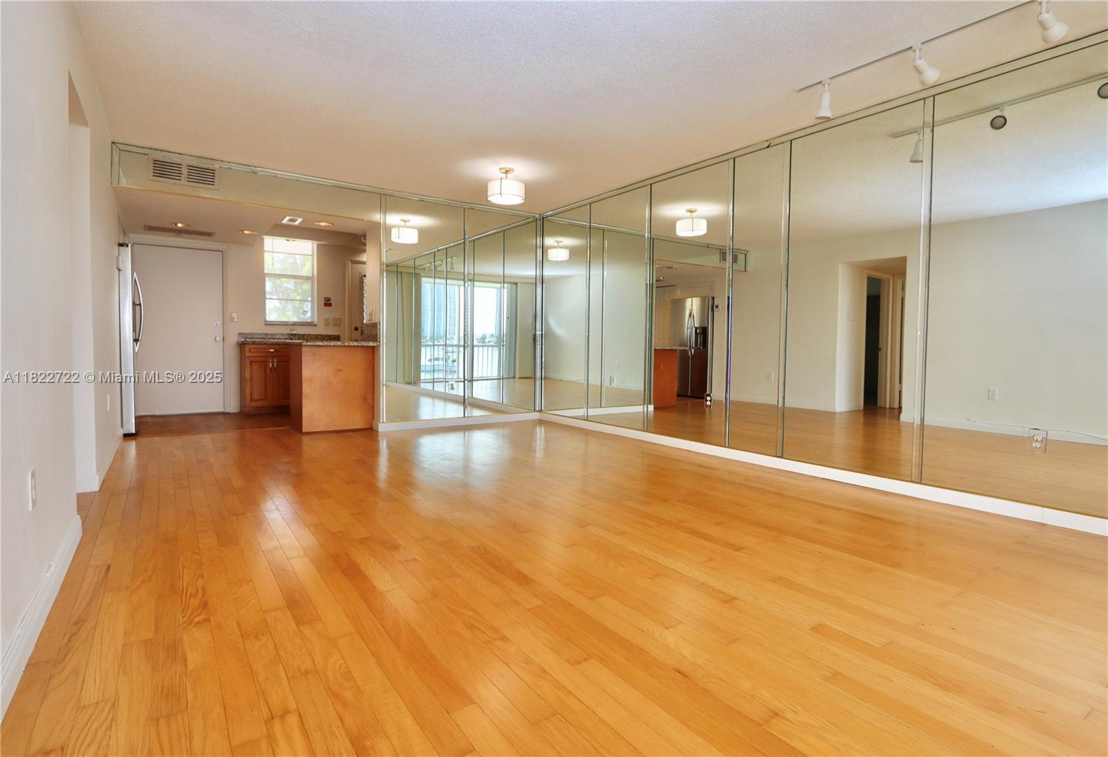 POINT EAST SEC III CONDO - Residential