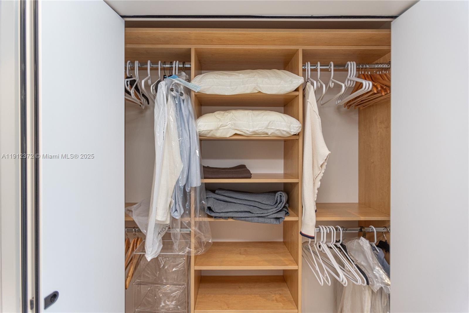 THE BENTLEY BAY CONDO - Residential Lease