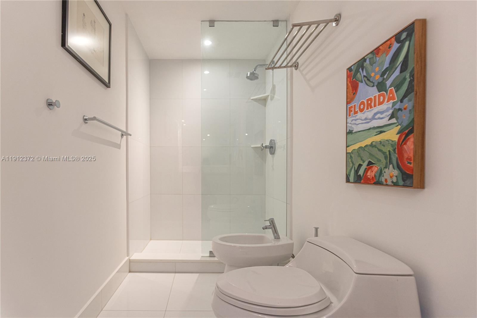 THE BENTLEY BAY CONDO - Residential Lease