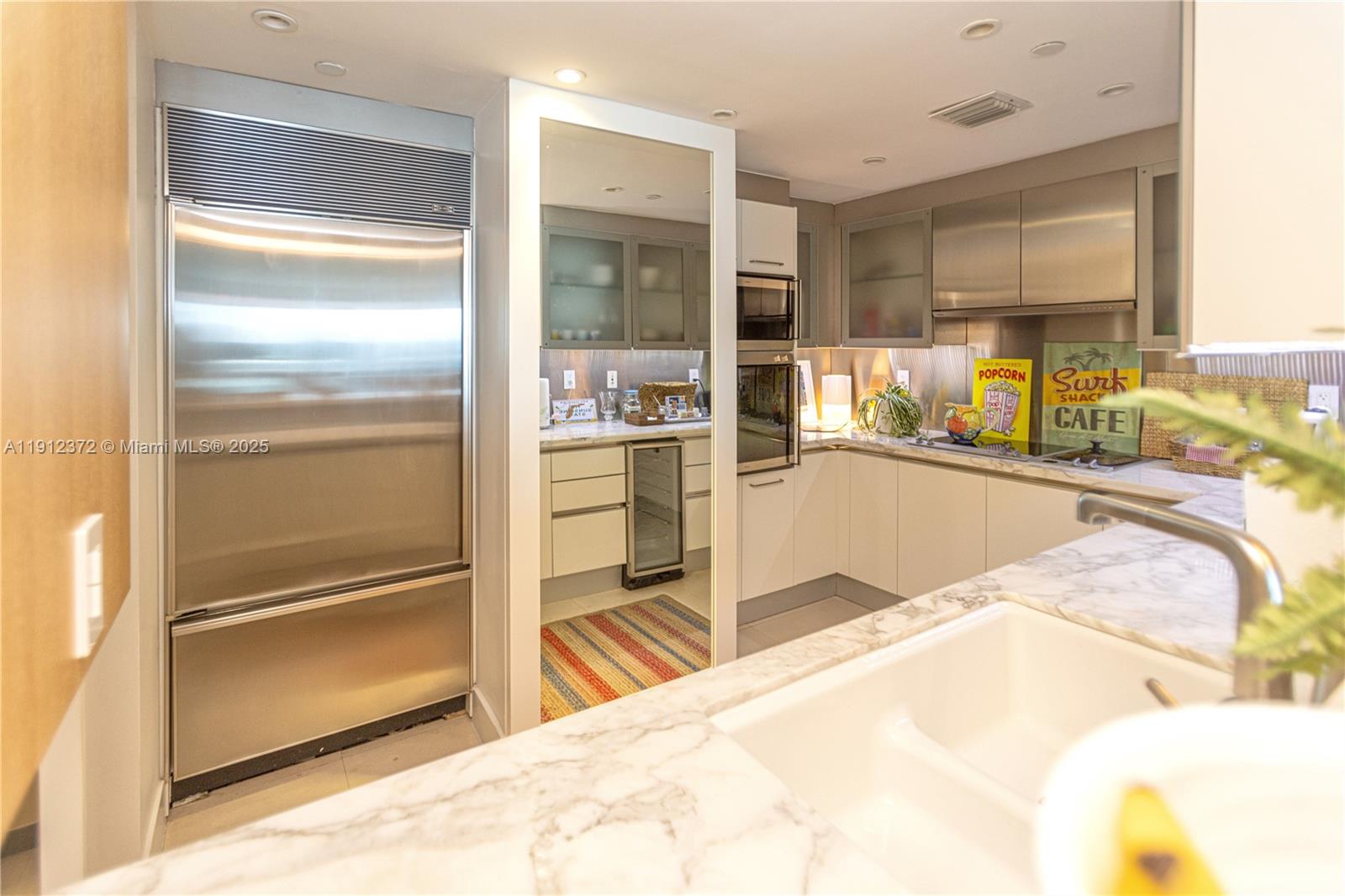 THE BENTLEY BAY CONDO - Residential Lease