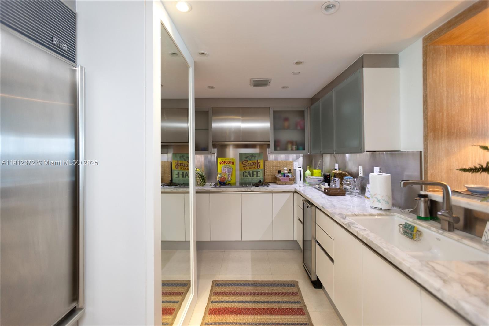 THE BENTLEY BAY CONDO - Residential Lease