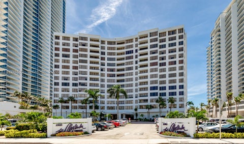 Photo of 3505 S Ocean Dr #305, Hollywood, FL 33019 (MLS # A12104671)
