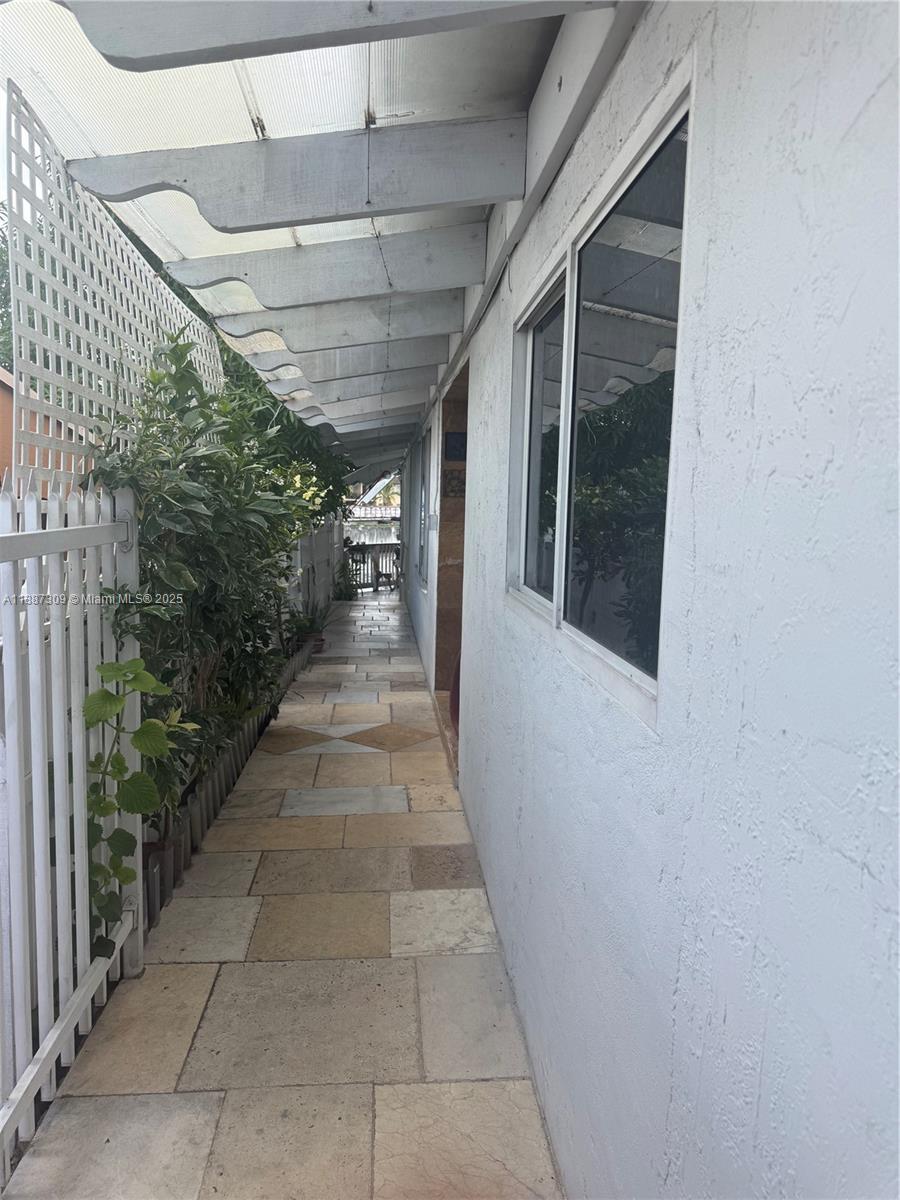 11 53 40 FLA FRUIT LAND C - Residential