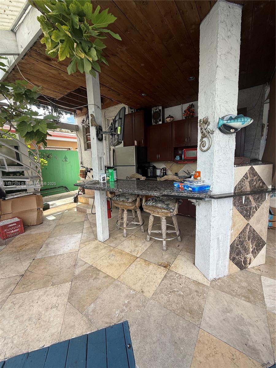 11 53 40 FLA FRUIT LAND C - Residential