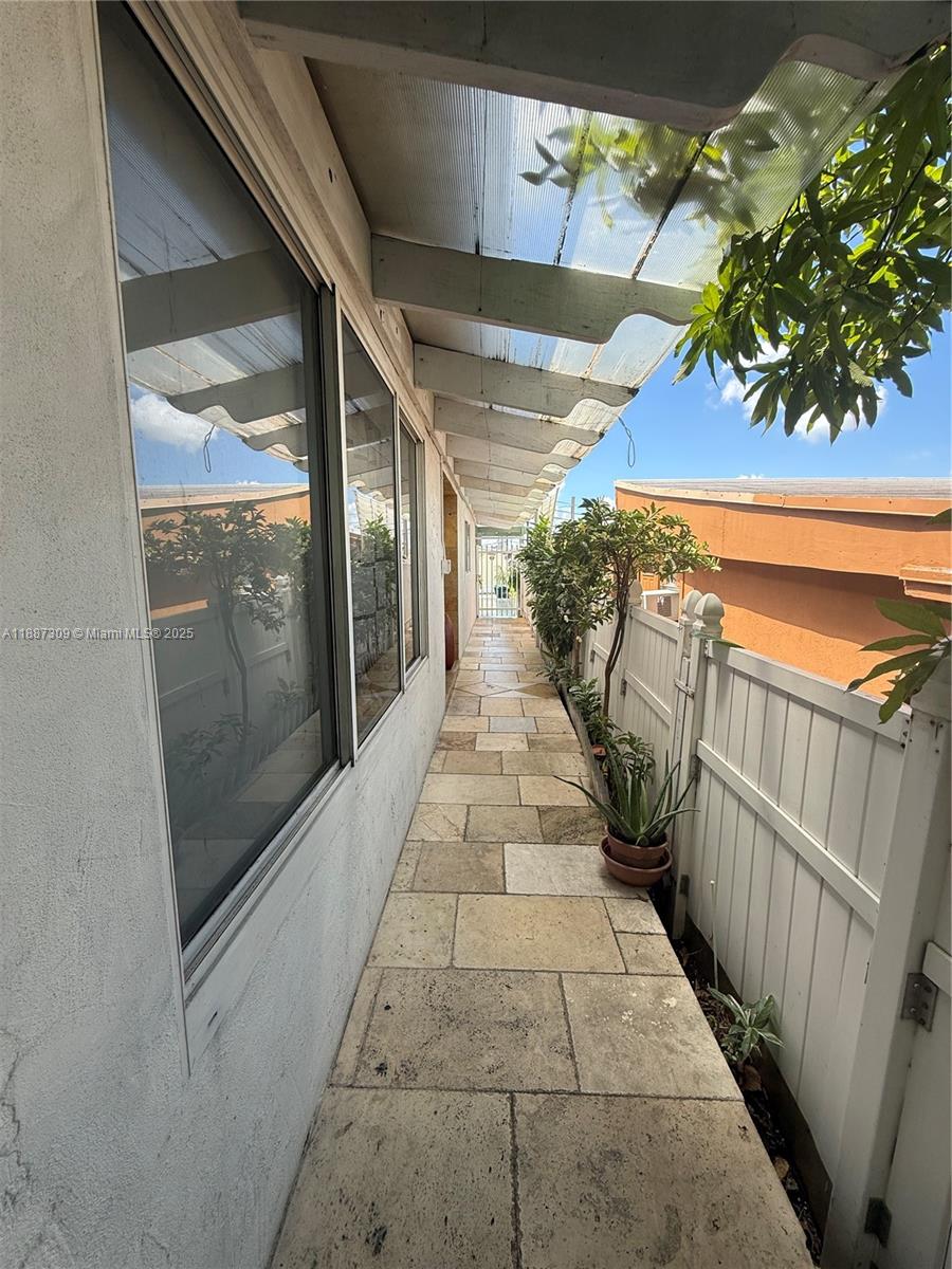 11 53 40 FLA FRUIT LAND C - Residential