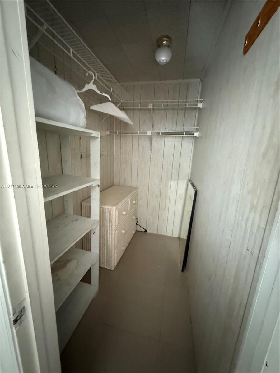 11 53 40 FLA FRUIT LAND C - Residential