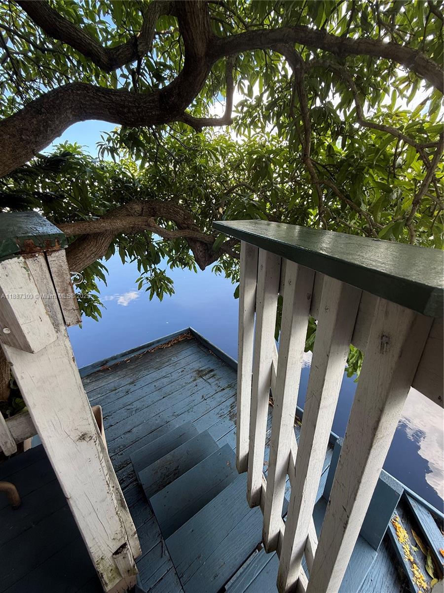 11 53 40 FLA FRUIT LAND C - Residential