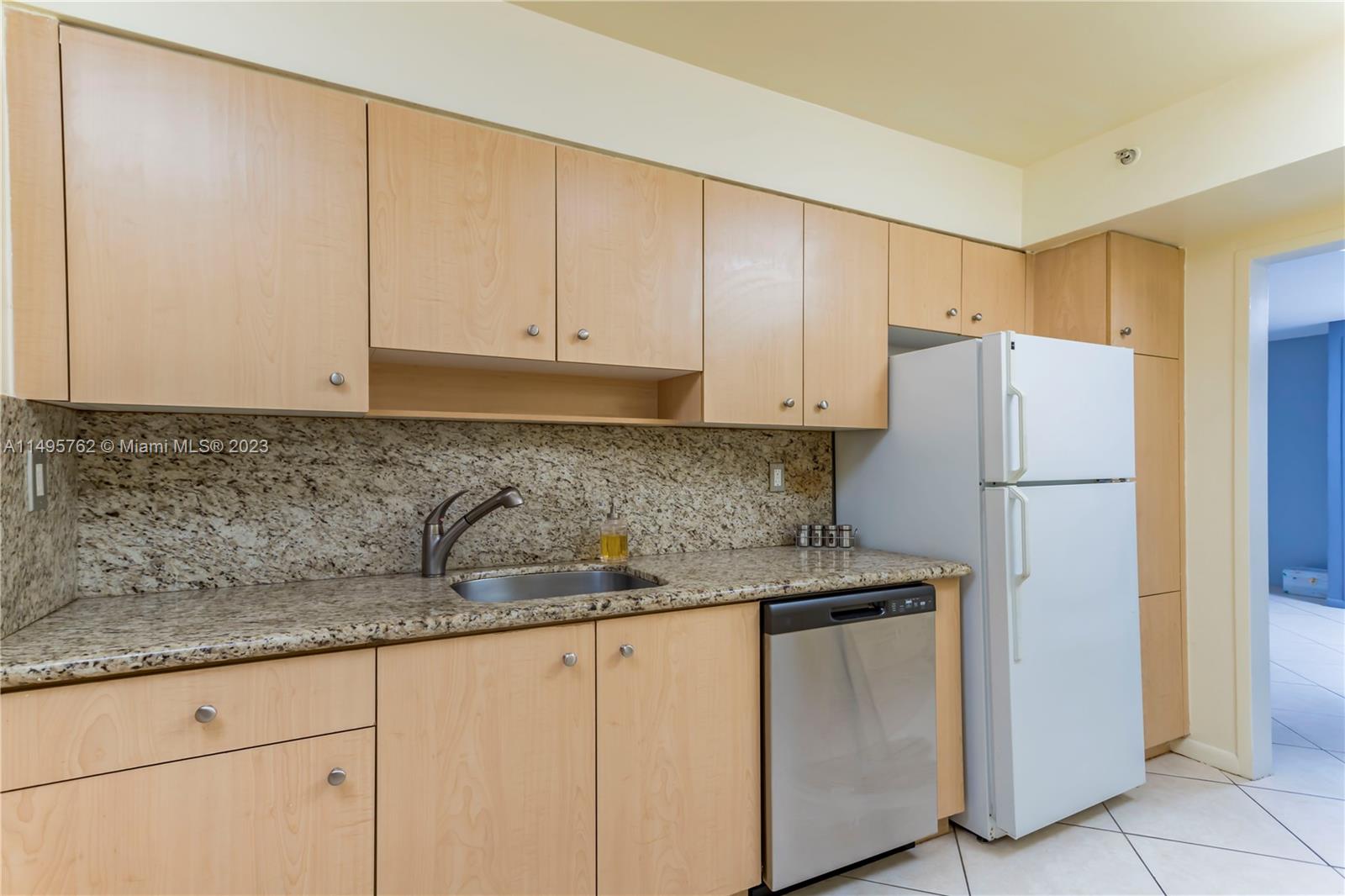 CARLISLE ON THE OCEAN CON - Residential