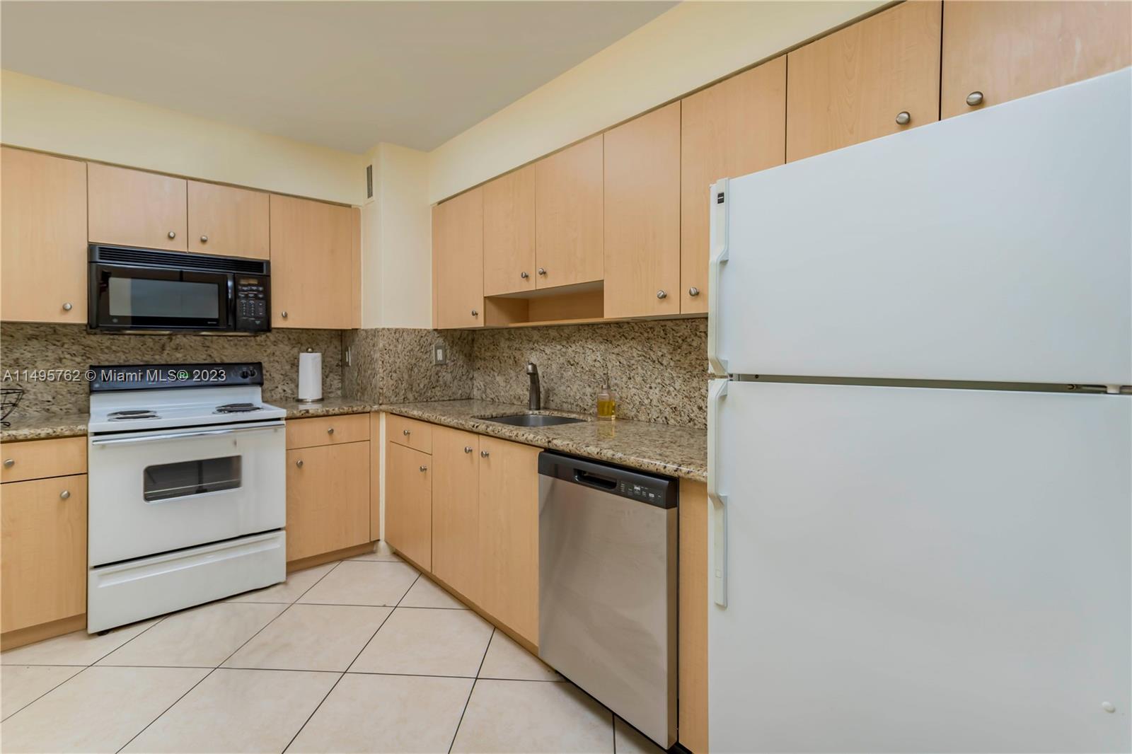 CARLISLE ON THE OCEAN CON - Residential