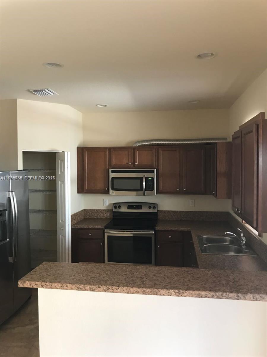 VENETIAN PARC WEST - Residential