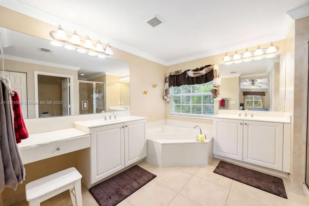 Boynton Beach, Florida 33437, United States, 4 Bedrooms Bedrooms, ,3 BathroomsBathrooms,Residential,Active,150021