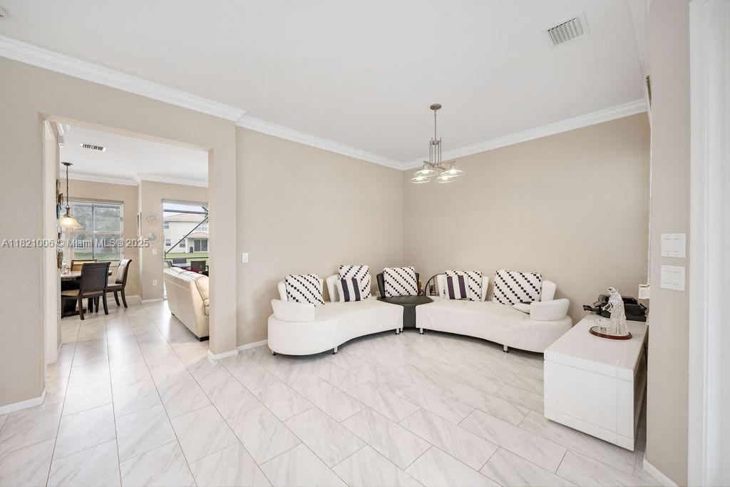 MINI ASSEMBLAGE PUD 6 - Residential Lease