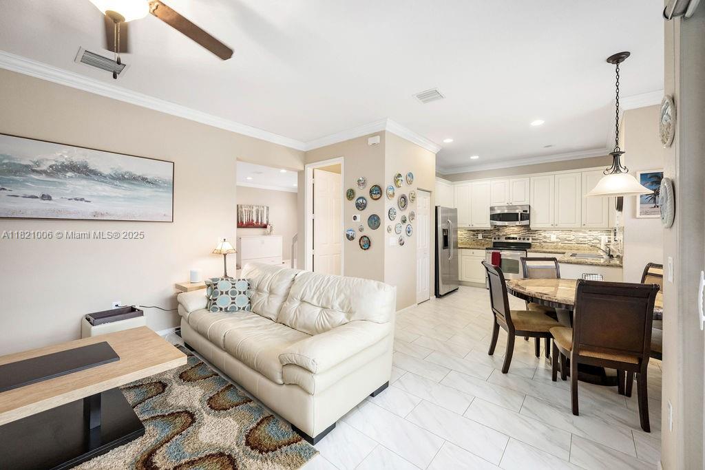 MINI ASSEMBLAGE PUD 6 - Residential Lease