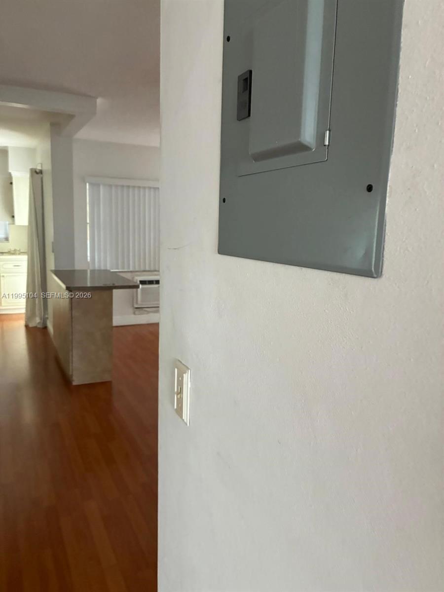 ELDORADO COUNTRY CLUB TOWE - Residential Lease