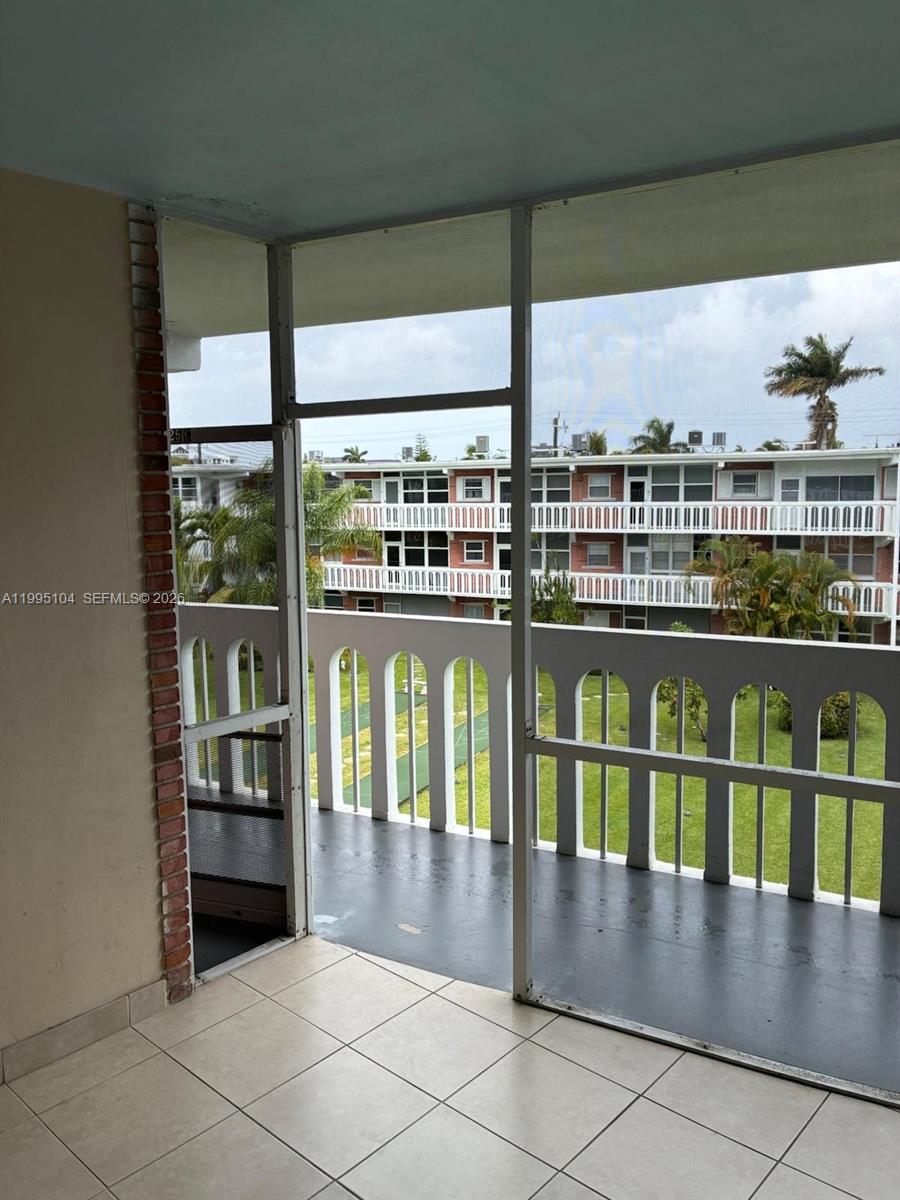 ELDORADO COUNTRY CLUB TOWE - Residential Lease