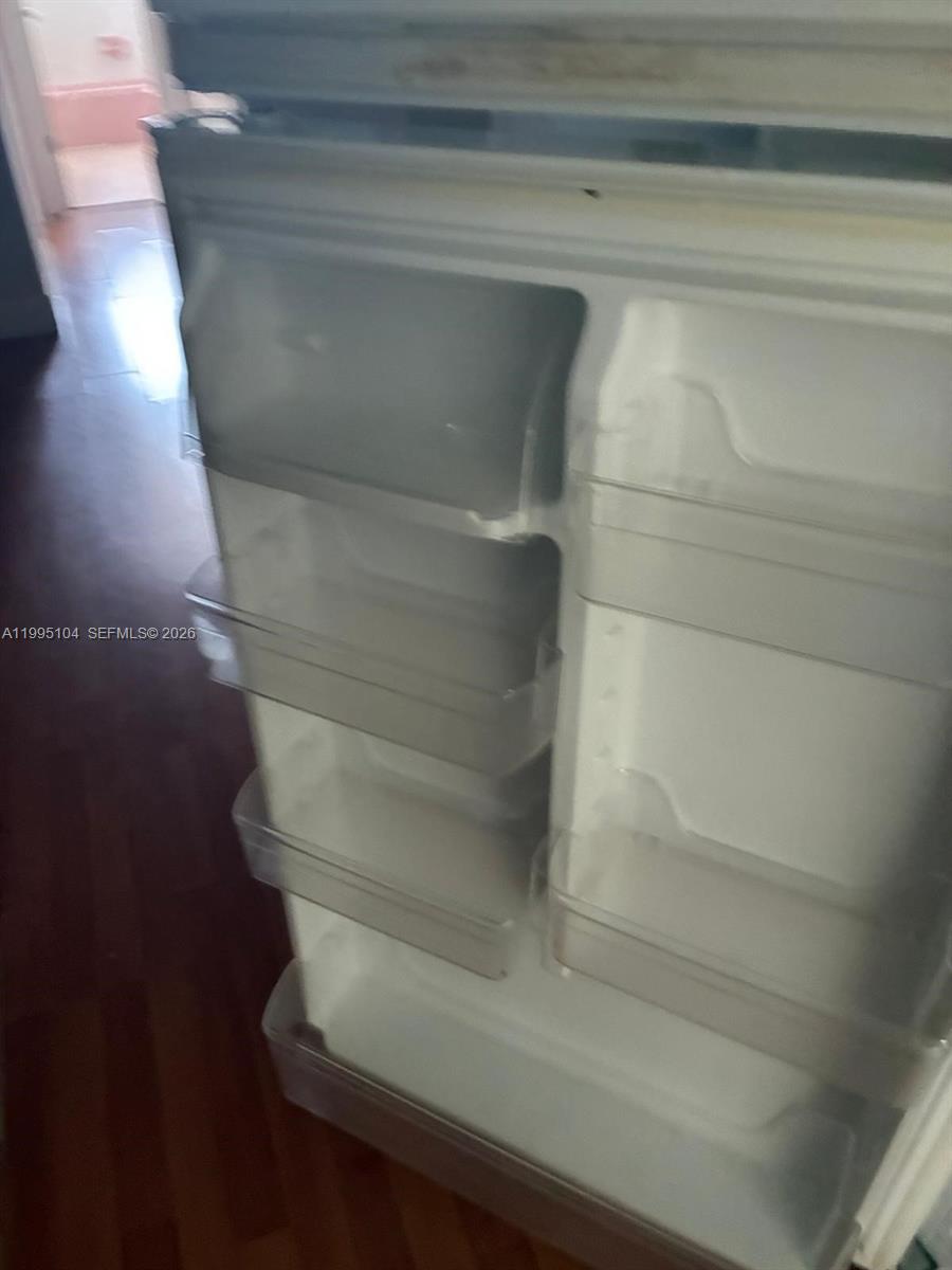 ELDORADO COUNTRY CLUB TOWE - Residential Lease