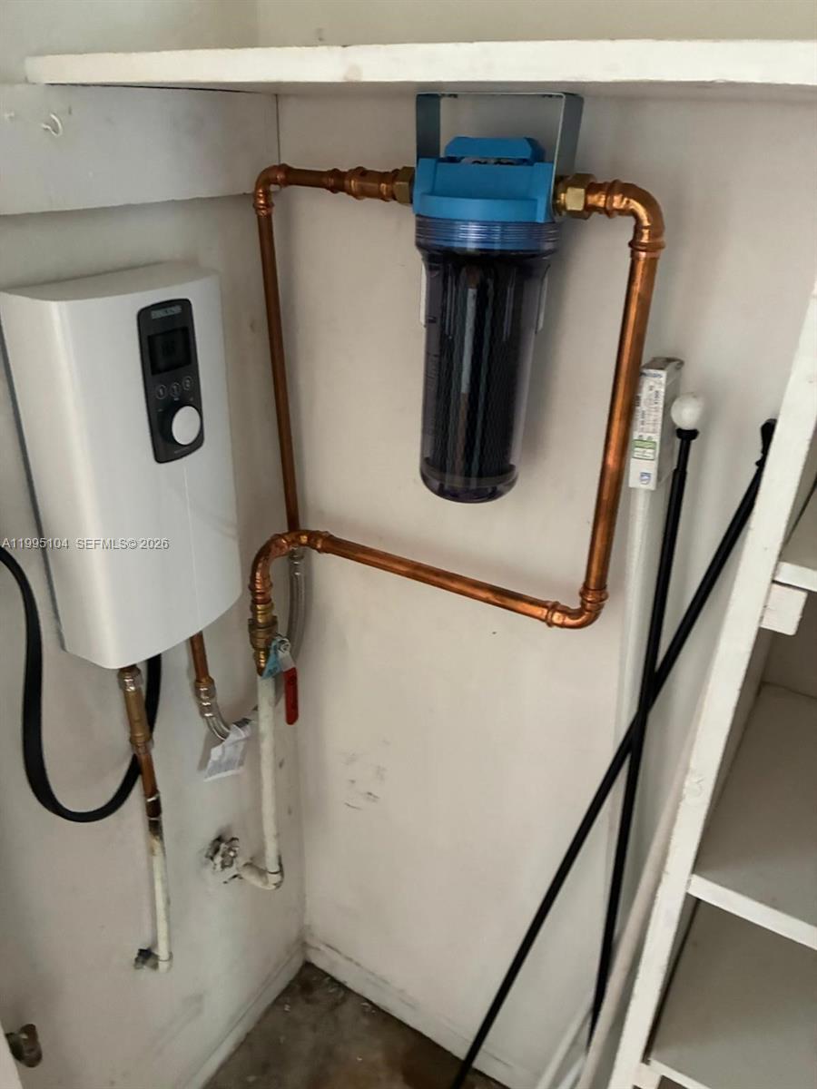 ELDORADO COUNTRY CLUB TOWE - Residential Lease