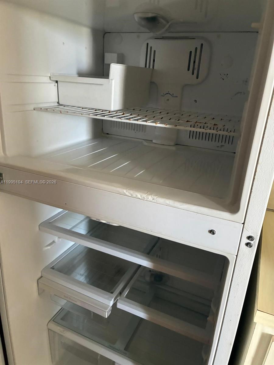 ELDORADO COUNTRY CLUB TOWE - Residential Lease