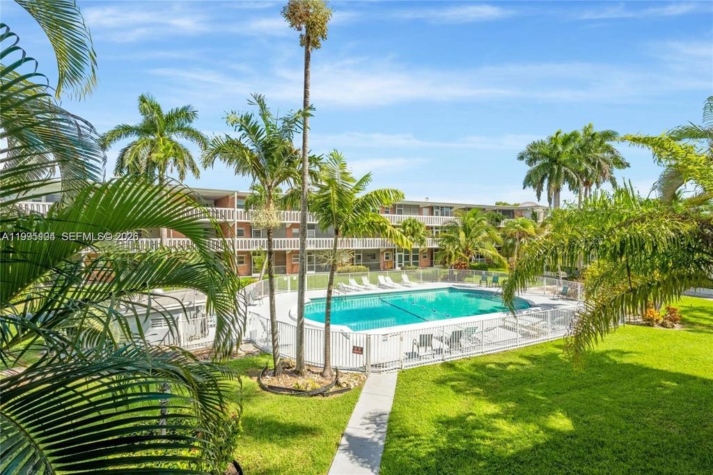 Photo of 141 NE 10th Ave #25C, Hallandale Beach, FL 33009 (MLS # A11995104)