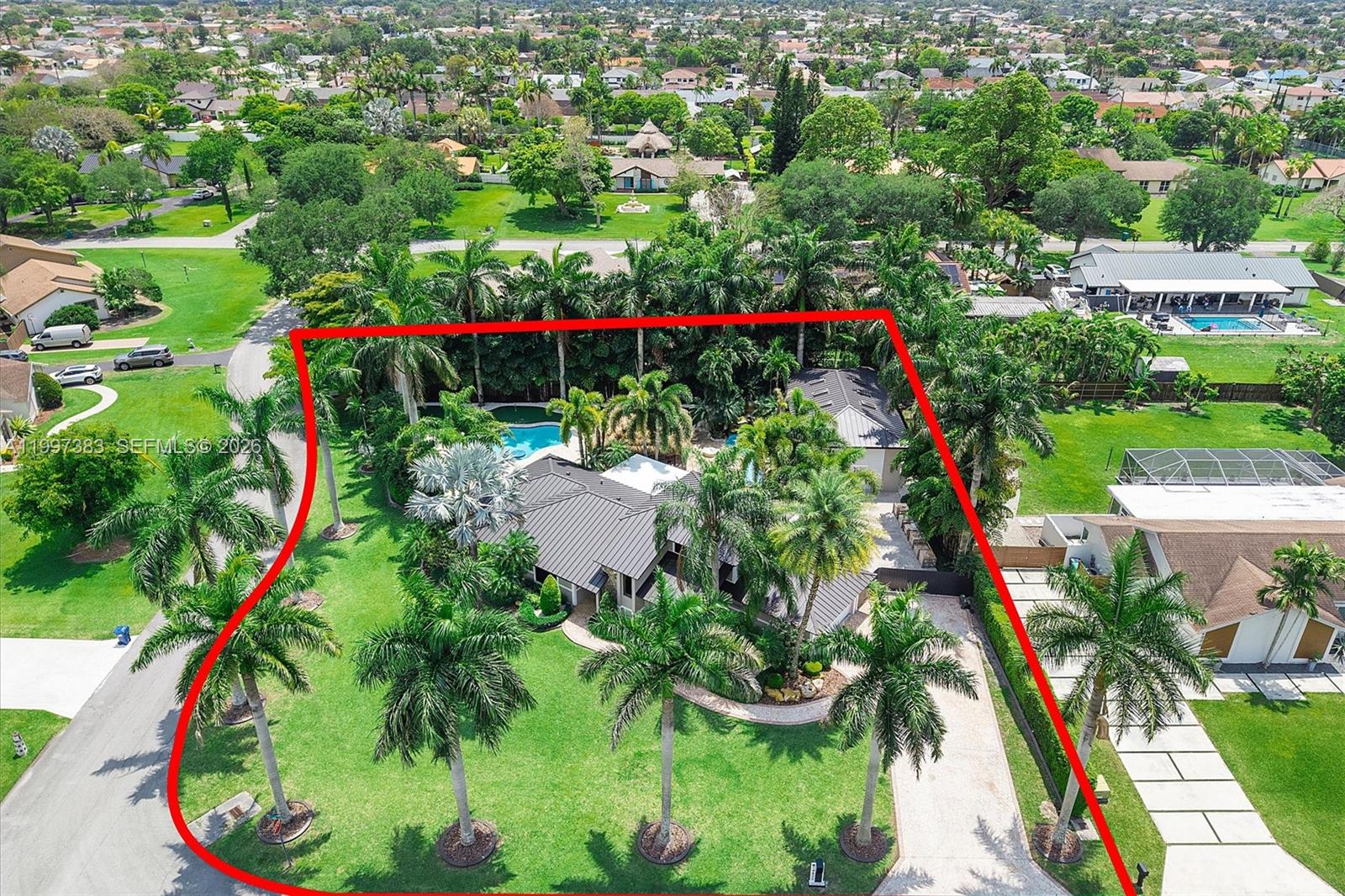 KINGS GROVE - Residential