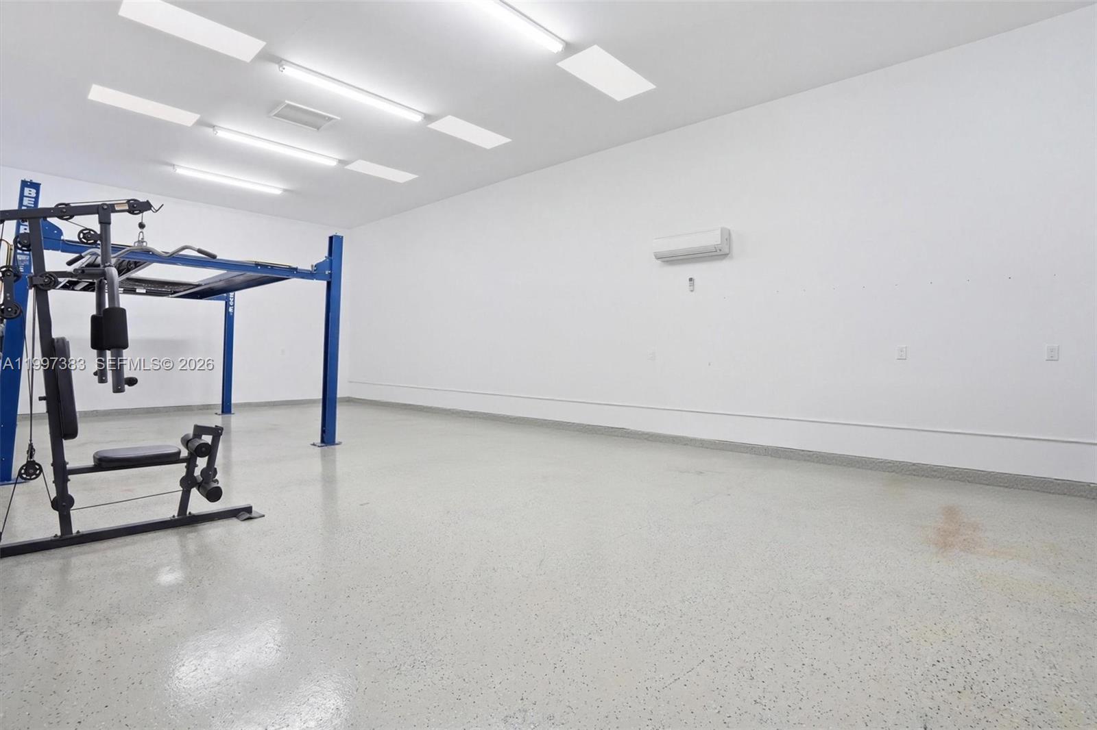 KINGS GROVE - Residential