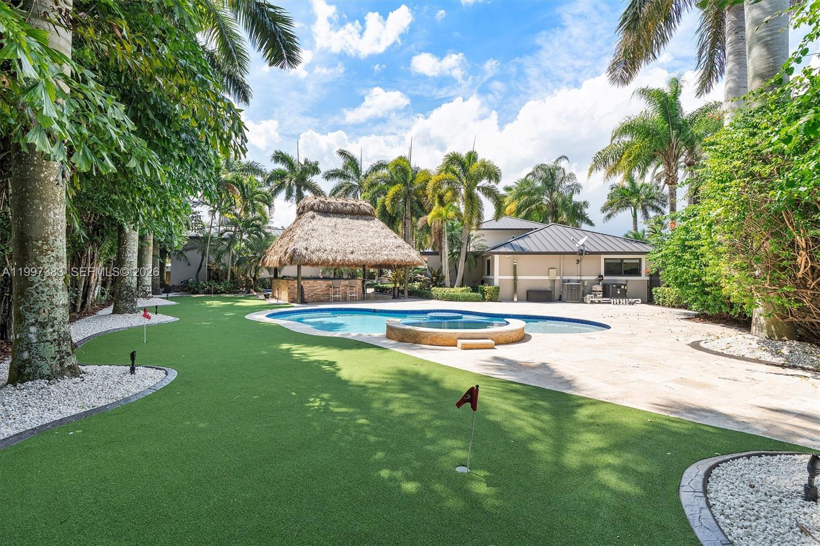 KINGS GROVE - Residential