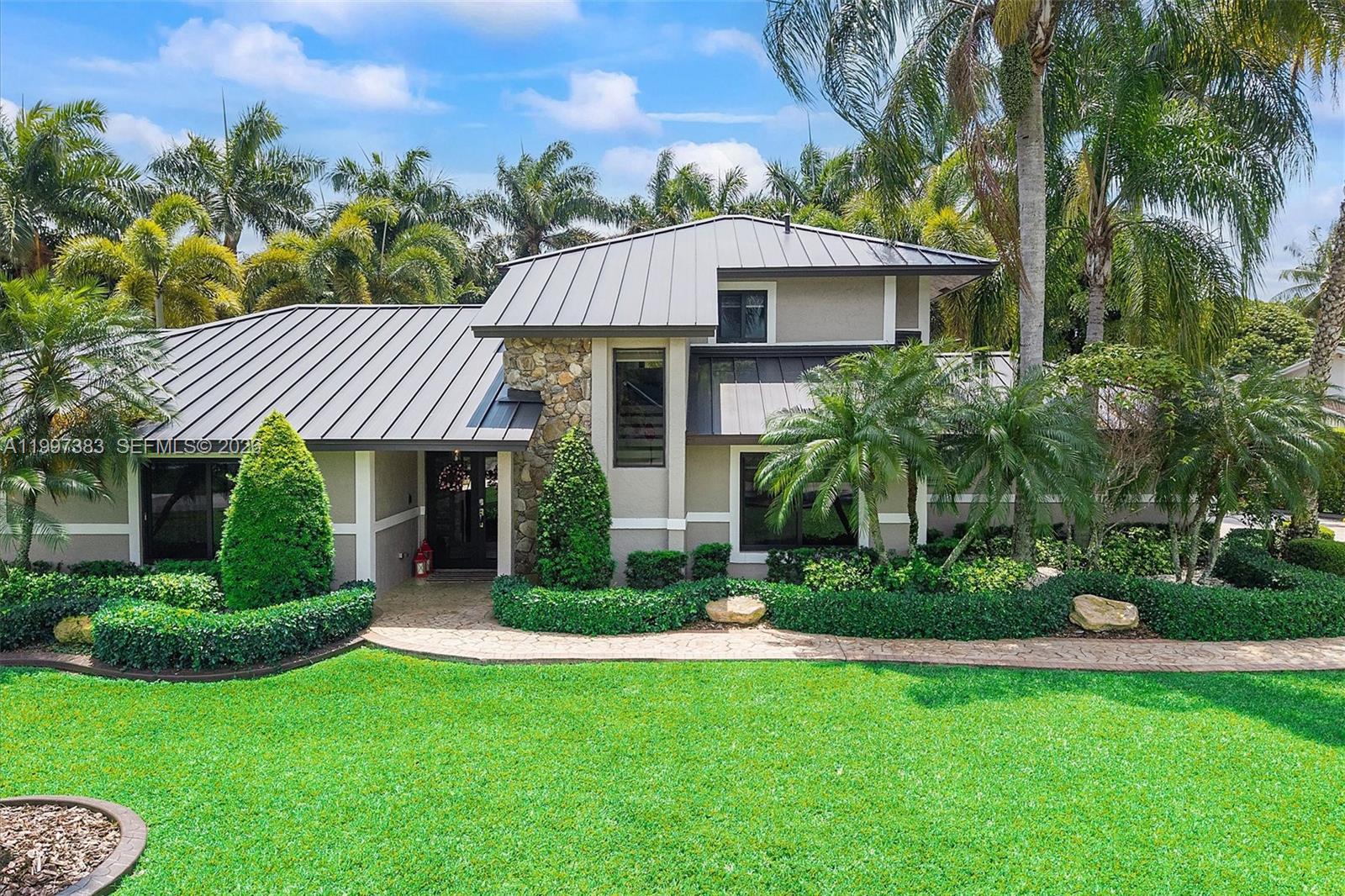 KINGS GROVE - Residential