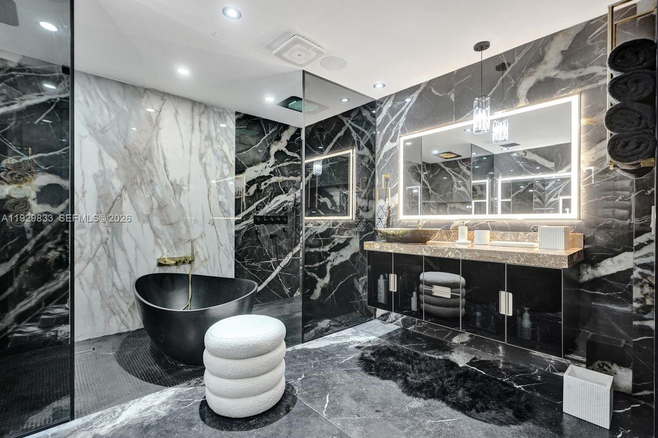 ECHO CONDO - Residential