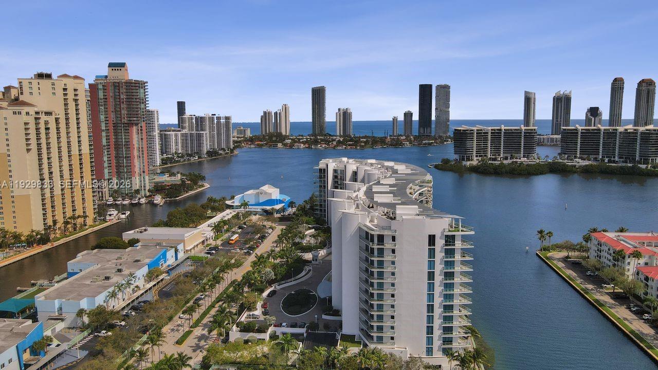 ECHO CONDO - Residential