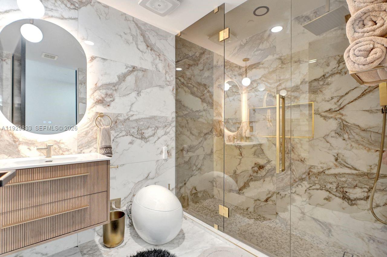 ECHO CONDO - Residential